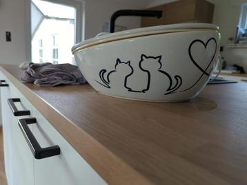 Drinkfontein kat beschikbaar voor biedingen