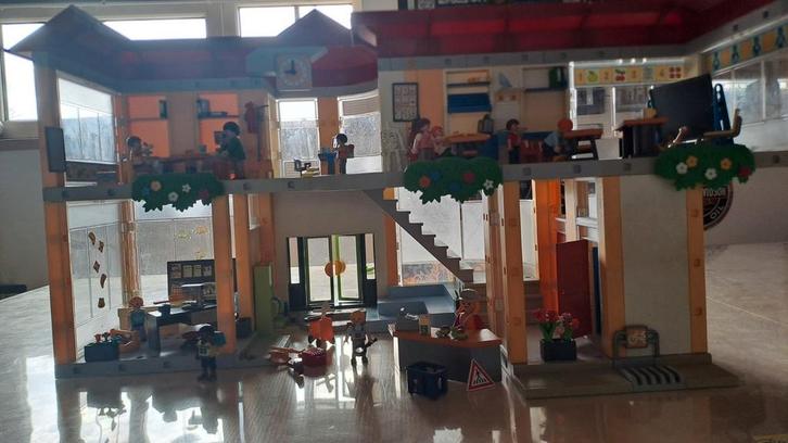 Volledige Playmobil school met 2 toiletjes!, Kinderen en Baby's, Speelgoed | Playmobil, Gebruikt, Complete set, Ophalen of Verzenden