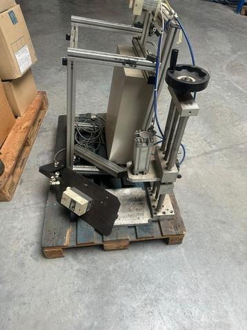 Doppensluitmachine beschikbaar voor biedingen