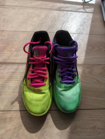 Melo basketbal schoenen  beschikbaar voor biedingen