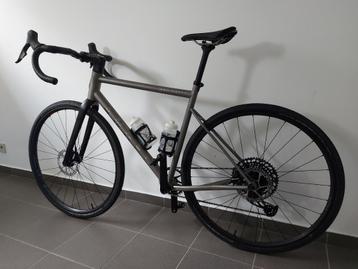 Gravel fiets  beschikbaar voor biedingen