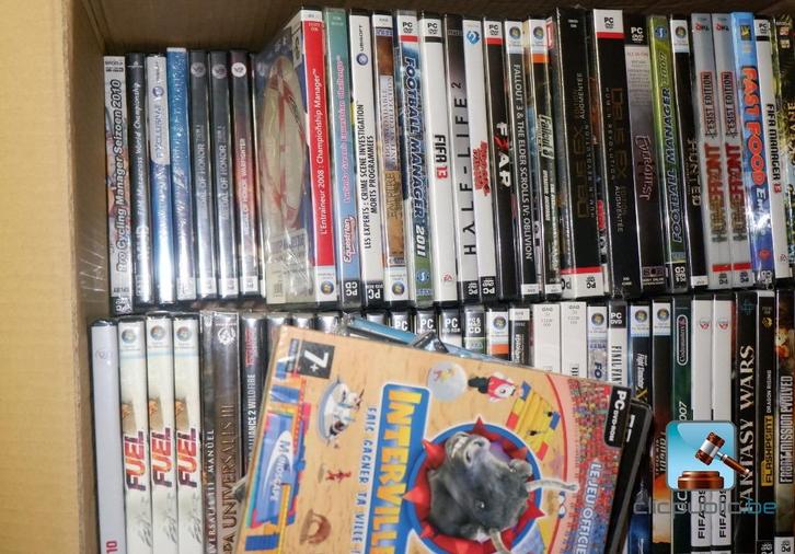 Jeux PC sous blister neuf (+/- 200 jeux), Games en Spelcomputers, Games | Pc, Nieuw, Online, Ophalen of Verzenden