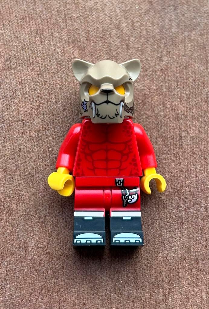 Lego Red Lion man minifig, Kinderen en Baby's, Speelgoed | Duplo en Lego, Zo goed als nieuw, Lego, Losse stenen, Verzenden