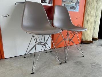 Vitra Eames DSR stoelen, 40x