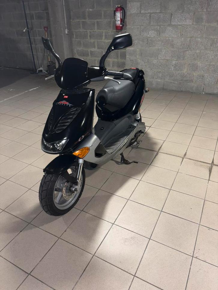 Aprilia sr 25cc, Vélos & Vélomoteurs, Scooters | Aprilia, Utilisé, SR 50, Classe A (25 km/h), Essence, Enlèvement
