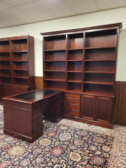 Klassiek Engelse Boekenkast met Bureau, Antiek en Kunst, Antiek | Kantoor en Zakelijk, Ophalen of Verzenden