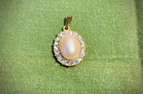 Scapulier met ovale parel en strass, Handtassen en Accessoires, Kettinghangers, Nieuw, Ophalen