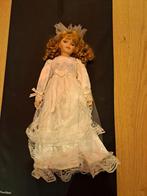 Porseleinen poppen op staander, Verzamelen, Poppen, Ophalen