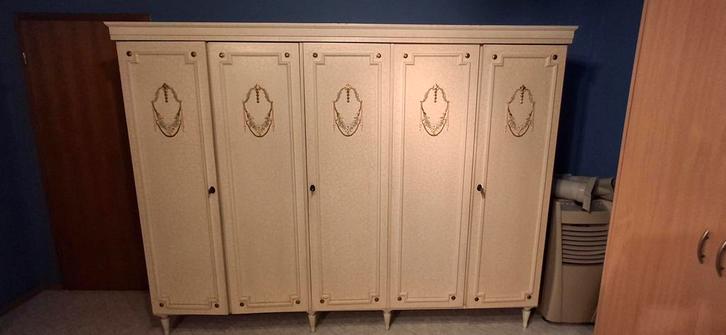 Klassieke kleerkast + kaptafel met spiegel, Huis en Inrichting, Kasten | Dressoirs, Gebruikt, Ophalen