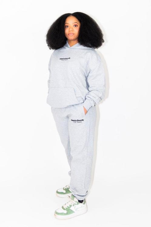 Grijze trainingspak (laatste stuks te koop), Kleding | Dames, Dames-kledingpakketten, Ophalen