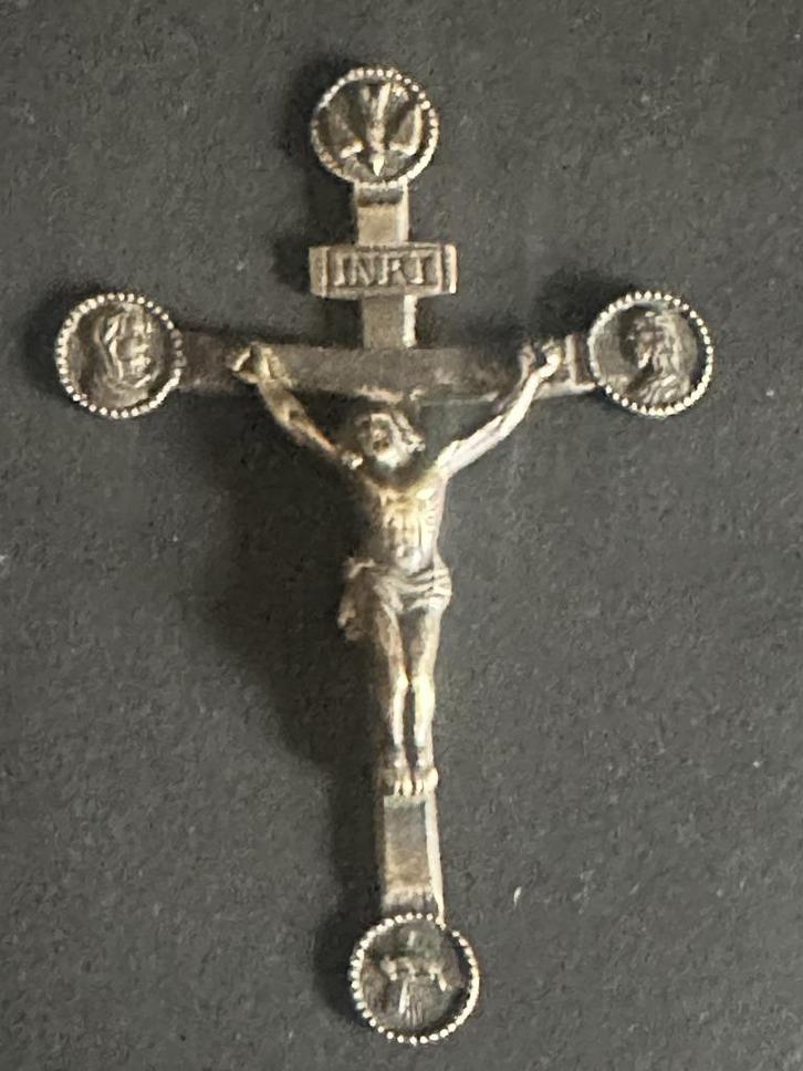 Antieke Franse kruisbeeld messing, Antiek en Kunst, Antiek | Religieuze voorwerpen, Verzenden