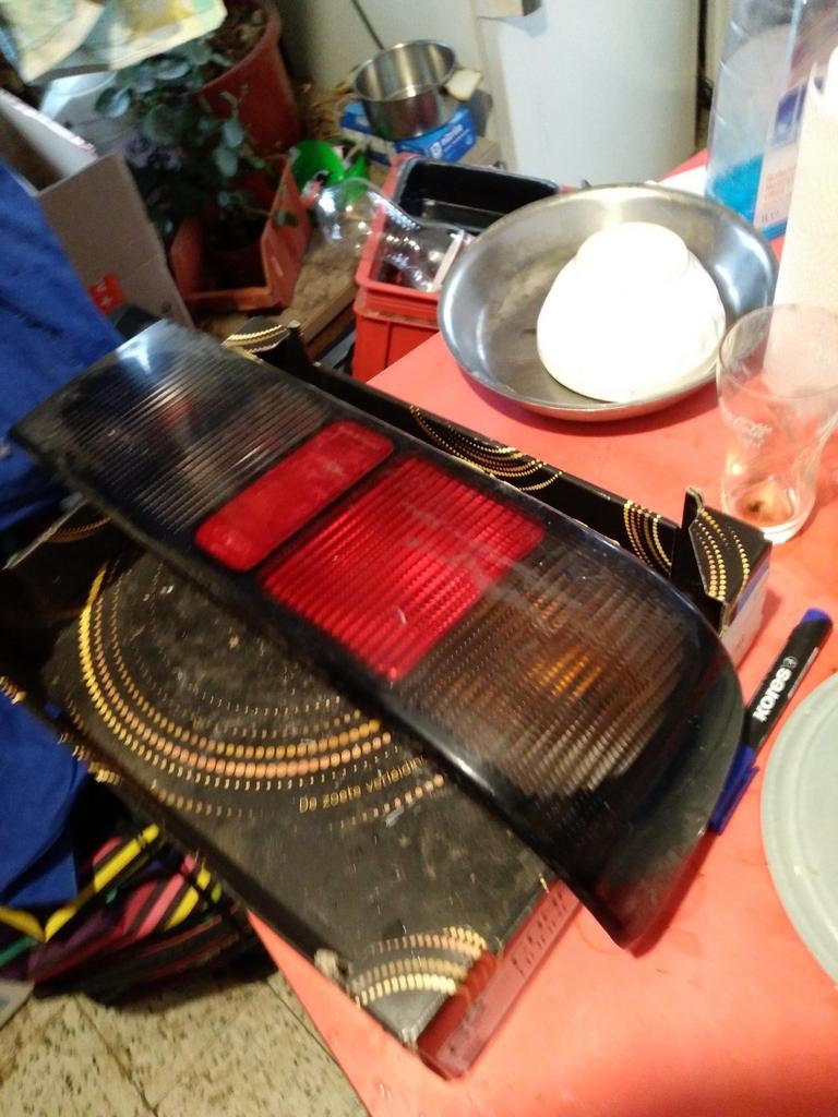 Feu arrière droit Ford Sierra mk2, Autos : Pièces & Accessoires, Éclairage, Ford, Enlèvement ou Envoi