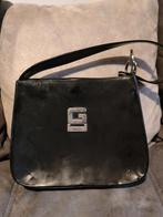 Gucci handtas, Enlèvement