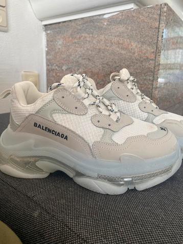 Balenciaga schoenen beschikbaar voor biedingen