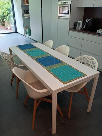 Great dining table with six chairs  beschikbaar voor biedingen