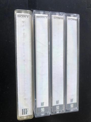 Vier gebruikte Sony HF cassettebandjes beschikbaar voor biedingen