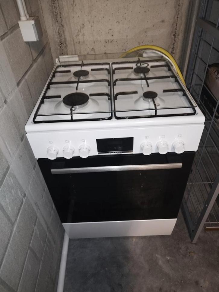 Gasfornuis Bosch met oven, Elektronische apparatuur, Fornuizen, Ophalen