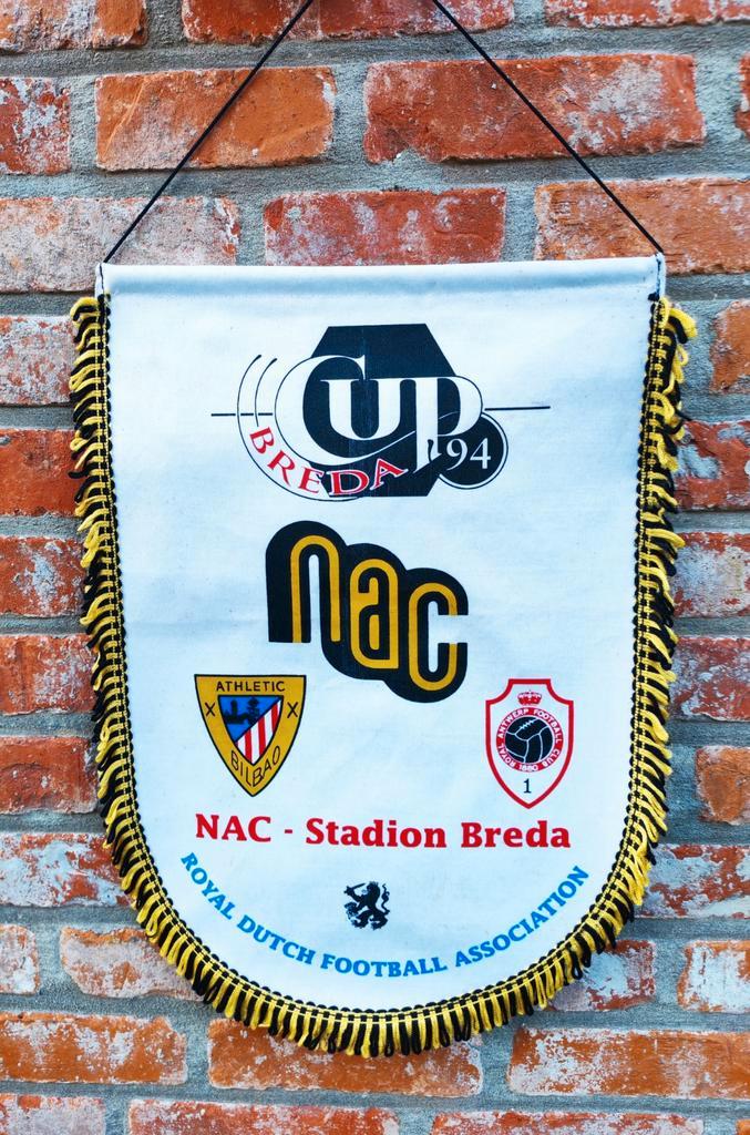 RAFC Antwerp NAC Breda 1994  prachtig zeldzame vaandel, Verzamelen, Sportartikelen en Voetbal, Ophalen of Verzenden