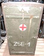 Kast kasten voorraadkasten rode kruis leger, Antiek en Kunst, Ophalen of Verzenden