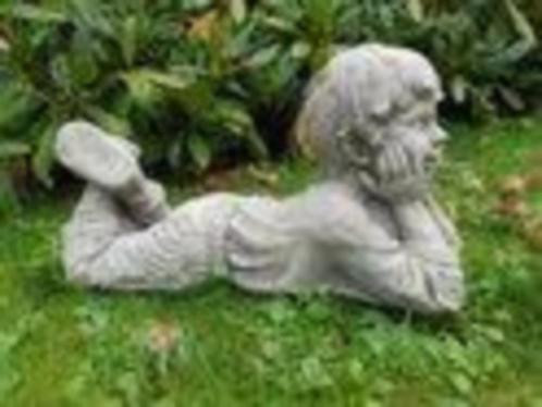 Beeld, liggende jongen, tuinbeeld, Jardin & Terrasse, Statues de jardin, Neuf, Pierre, Enlèvement ou Envoi