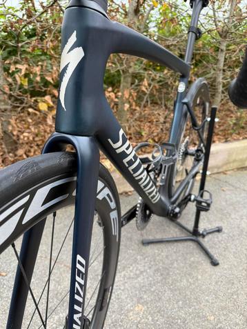 Specialized Tarmac SL7 2999eur sans roues  disponible aux enchères