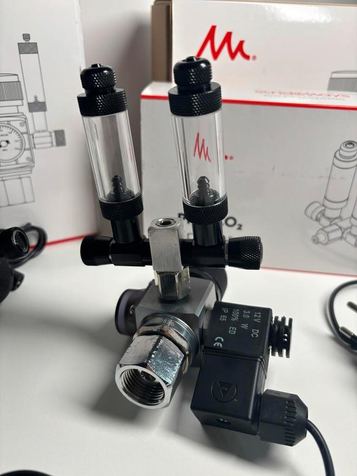 Strideways CO2 Pro regulator + splitter, Dieren en Toebehoren, Vissen | Aquaria en Toebehoren, Zo goed als nieuw, Ophalen of Verzenden