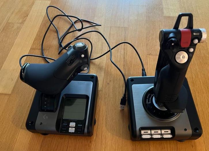 Logitech x52 pro Hotas virtuellement neuf, Computers en Software, Joysticks, Zo goed als nieuw, Ophalen