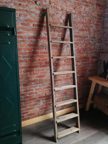 Ladder  beschikbaar voor biedingen