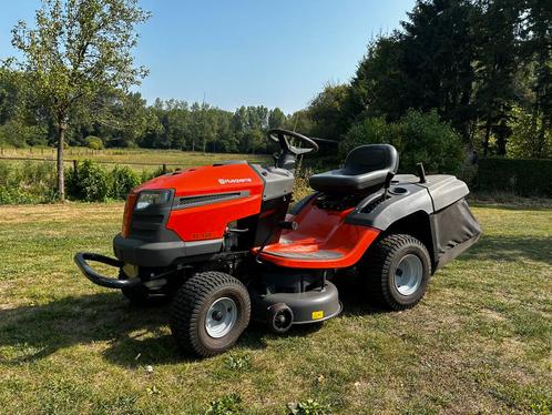 Husqvarna zitmaaier TC138 zeer propere staat bijna nieuw, Tuin en Terras, Zitmaaiers, Ophalen