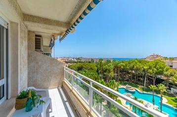  Appartement met zeezicht in Altos de Campoamor beschikbaar voor biedingen