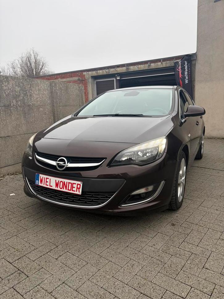 Opel Astra, 2012 Essence, Autos, Opel, Entreprise, Astra, ABS, Airbags, Air conditionné, Android Auto, Bluetooth, Feux de virage