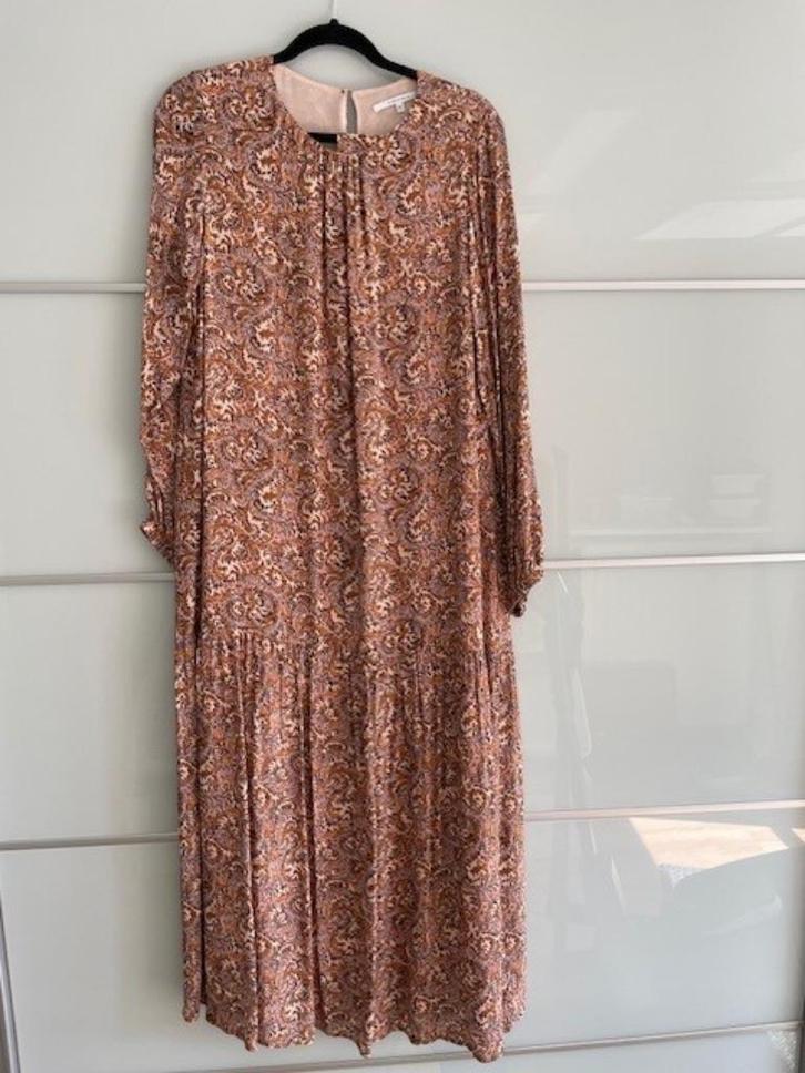 Jurk Xandres - Mt 42, Kleding | Dames, Jurken, Zo goed als nieuw, Maat 42/44 (L), Bruin, Onder de knie, Ophalen of Verzenden