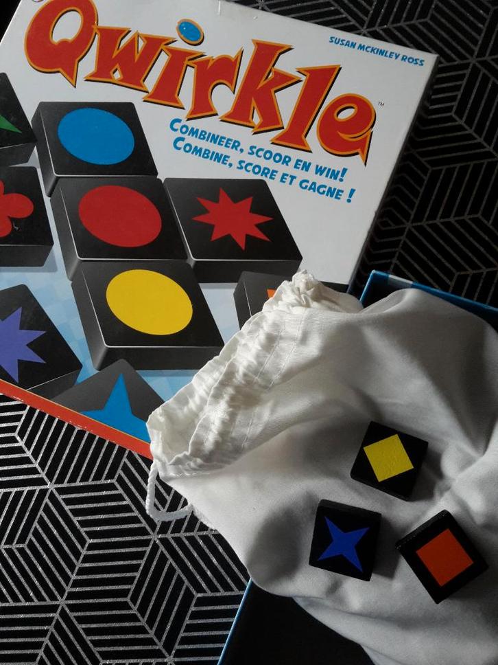 Nieuw spel Qwirkle, hout, 2-4 sp., Susan Ross, gratis demo, Hobby & Loisirs créatifs, Jeux de société | Jeux de plateau, Comme neuf