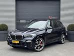 BMW X5 M50i High Executive | Panoramadak | 360* Camera | Sky, Auto's, Automaat, Gebruikt, 4395 cc, Zwart