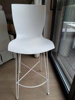 2 mooie witte krukken voor aan een keukeneiland, Ophalen, Zo goed als nieuw