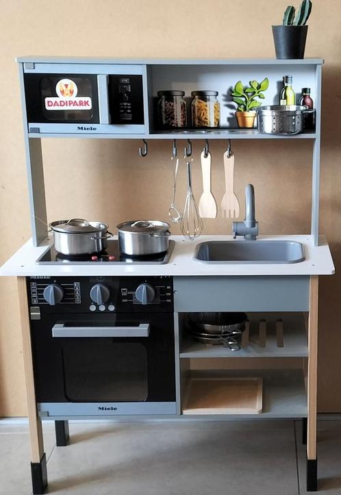 Belle kitchenette en bois Miele avec de nombreux extras amus, Enfants & Bébés, Jouets | Jouer aux cuisines, Bois, Enlèvement