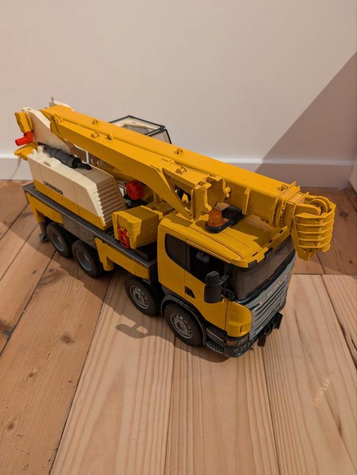 Grue Liebherr Scania, Enfants & Bébés, Jouets | Véhicules en jouets, Comme neuf, Enlèvement