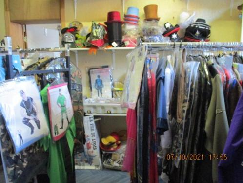 stock de déguisements enfants et adultes à  vendre  à - 50%, Vêtements | Femmes, Costumes de carnaval & Vêtements de fête, Neuf