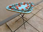 Table tripode vintage Erdal expo '58 Roses, Maison & Meubles, Enlèvement, Synthétique