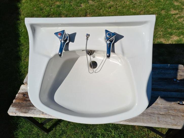 Antiek porseleinen wastafel "Standard" te koop in Balen, Antiek en Kunst, Antiek | Porselein, Ophalen