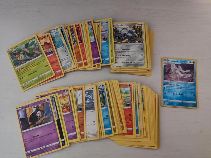 100 Pokémon kaarten, Hobby & Loisirs créatifs, Jeux de cartes à collectionner | Pokémon, Comme neuf, Plusieurs cartes, Enlèvement ou Envoi