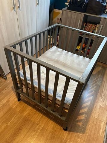 Grey Pericles Park op wielen beschikbaar voor biedingen