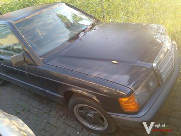 Mercedes w201 in onderdelen  beschikbaar voor biedingen