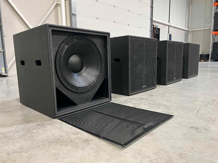 2x Pioneer XY-118S 18" sub incl. wheels with brakes!, Audio, Tv en Foto, Luidsprekerboxen, Zo goed als nieuw, Subwoofer, 120 watt of meer