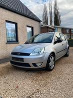 Ford Fiesta compatbilisant 94947km, Autos, Ford, Argent ou Gris, 5 portes, Fiësta, Tissu