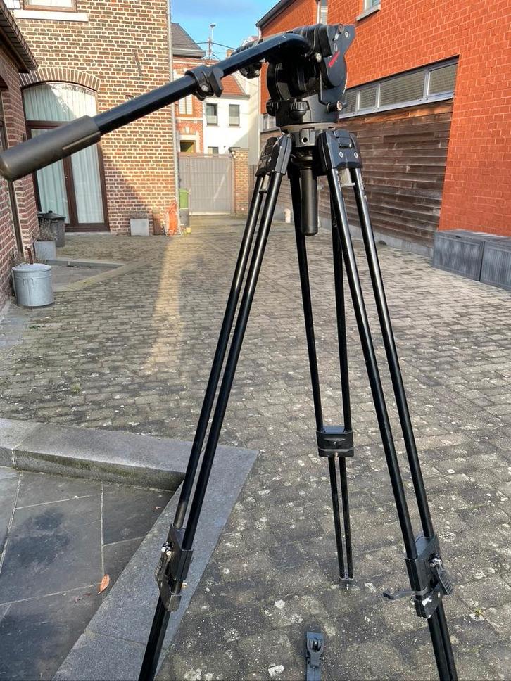 Trépied professionnel " MANFROTTO " + rotule, Audio, Tv en Foto, Filmrollen, Accessoire, Ophalen