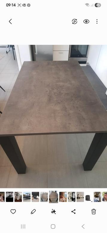 Zeer zware tafel beschikbaar voor biedingen