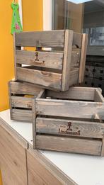 Jolie petit casier en bois a donner, Maison & Meubles, Accessoires pour la Maison | Décorations murale
