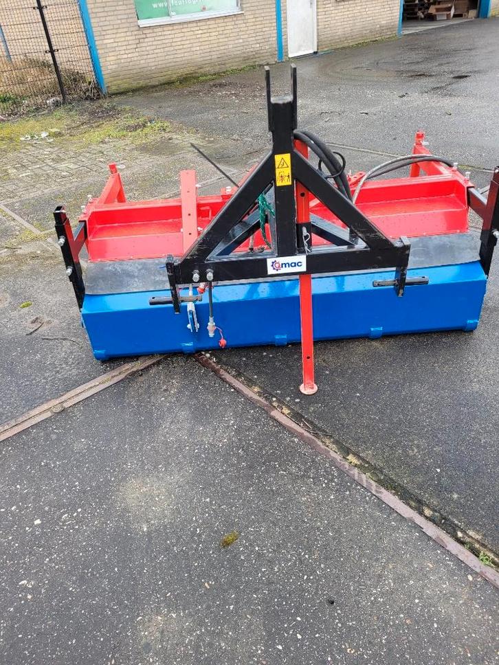 veegmachine hydraulisch 1.75 mtr met opvangbak, Tuin en Terras, Veegmachines, Zo goed als nieuw, Ophalen