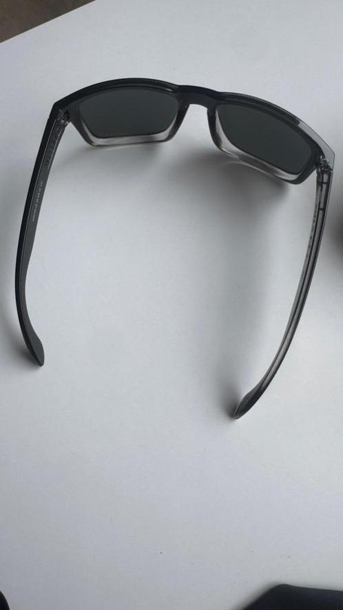Oakley zonnebril, Handtassen en Accessoires, Zonnebrillen en Brillen | Heren, Zo goed als nieuw, Zonnebril, Oakley, Zwart, Ophalen of Verzenden